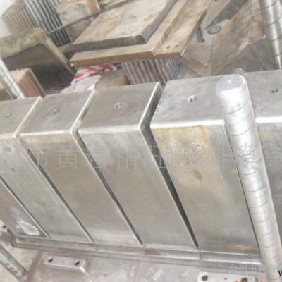 大型橡膠模具。道路減速帶模具。橡膠模。橡膠。減速墊模具